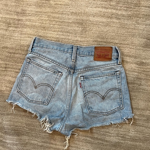 Levi Jean shorts - Picture 2 of 4
